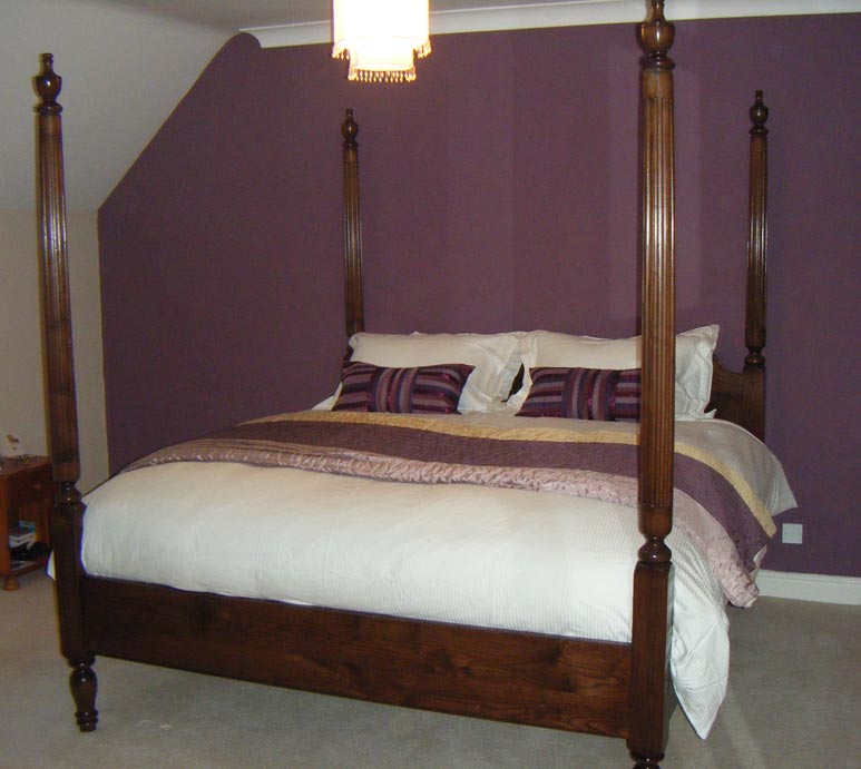 Greenwood Pencil Post Bed